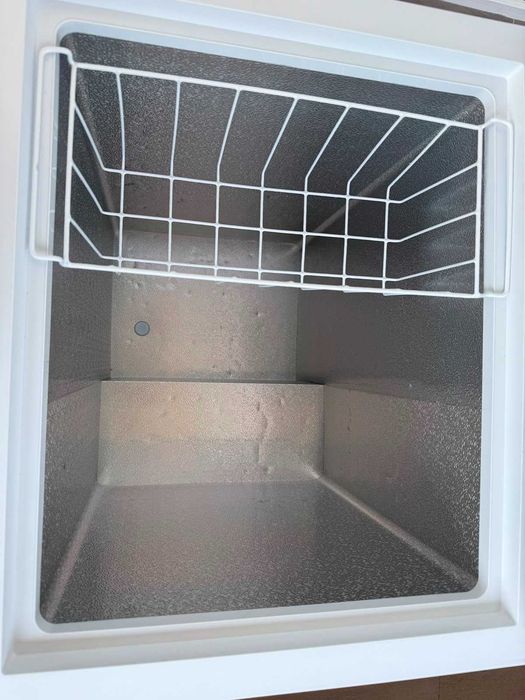 Ladă frigorifică Candy CCHH 145 – stare foarte bună
