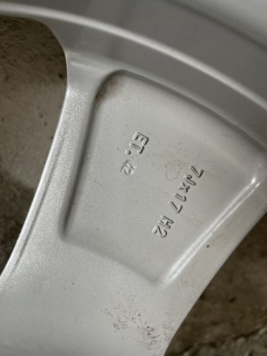 Джанти с летни гуми 17 5x112 225/45/17 Audi Skoda VW