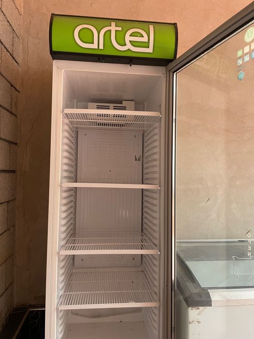 Витринный холодильник “ARTEL”