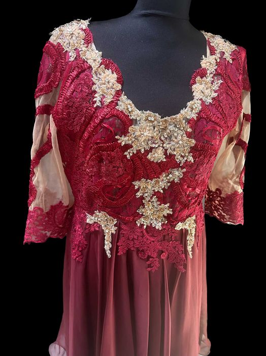 Vand rochie matase naturala cu aplicatii manuale dantela frantuzeasca