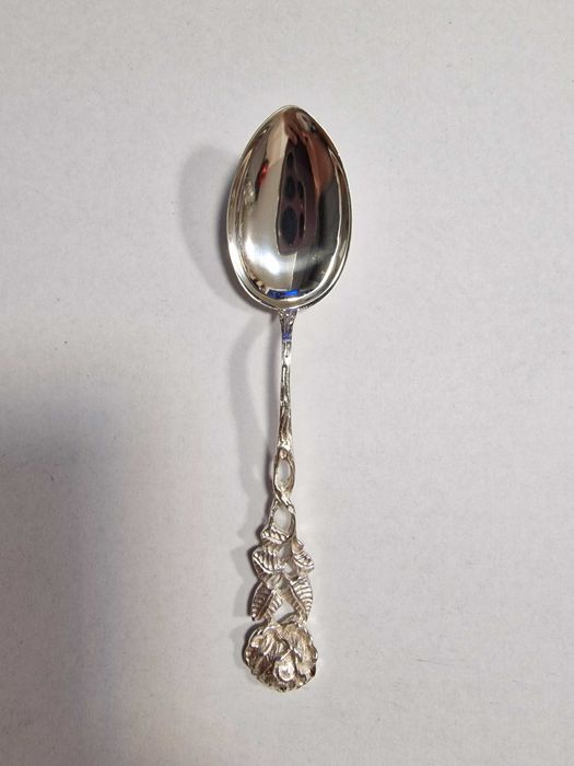 Сребърен комплект прибори