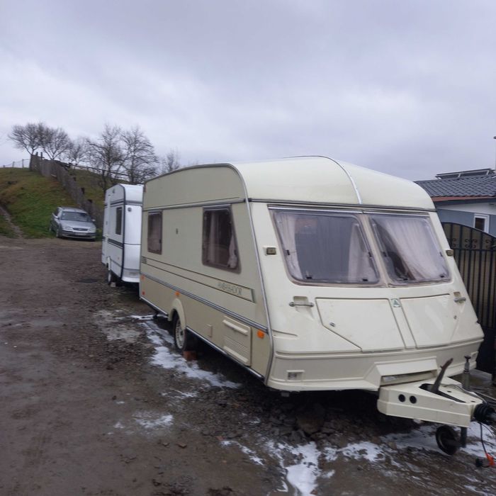 Rulotă ambasador cu panou solar și tv