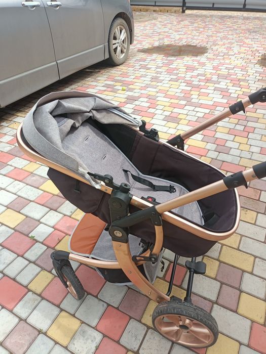 Продам детскую коляску