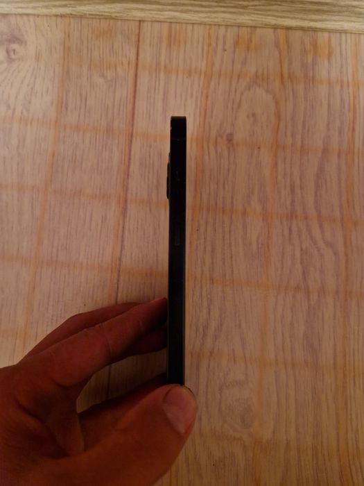 Телефон IPhone 13 срочна срочна
