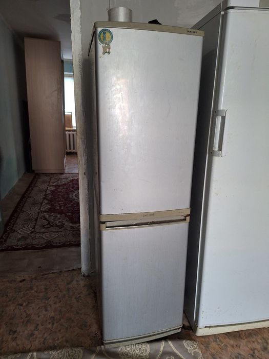 Холодильник Samsung