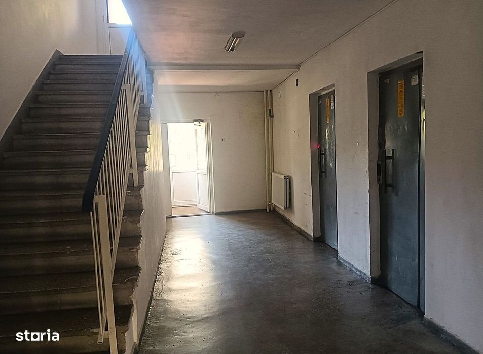 Garsonieră decomandată, 40 mp Decebal–Piața Muncii 2 minute de metrou