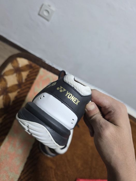 Yonex Power Cushion 39 кроссовки