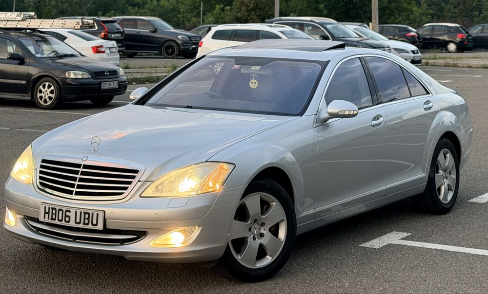 Mercedes-Benz S500 5.5 V8 Benzină | 2006 | Doar 95.000 mile | Istoric | Impecabil