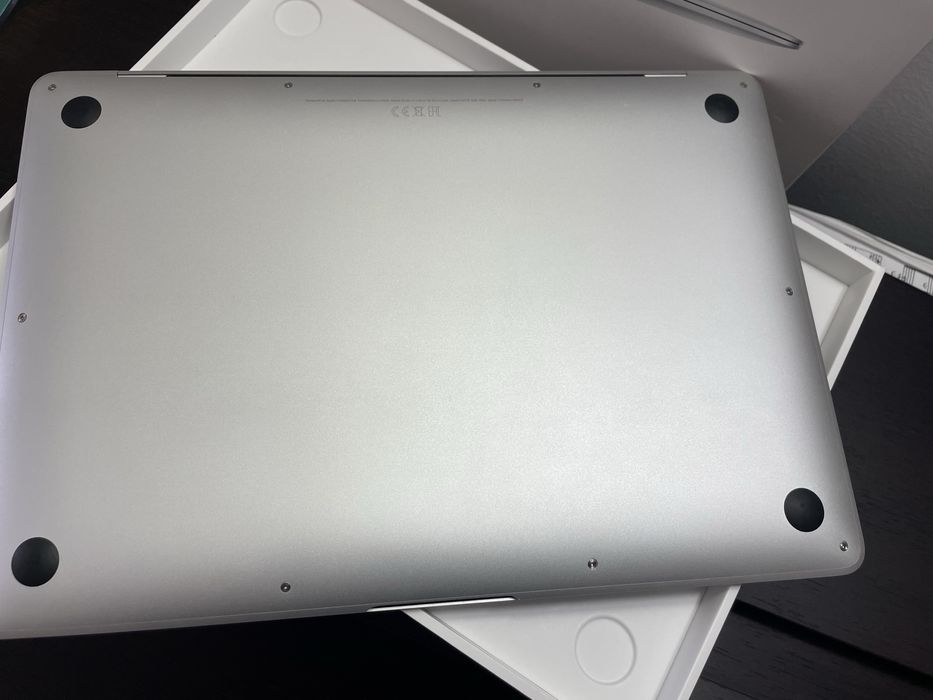 MacBook Air 13 Retina 2020, ca nou, Intel I5, 8GB RAM, 350 GB SSD