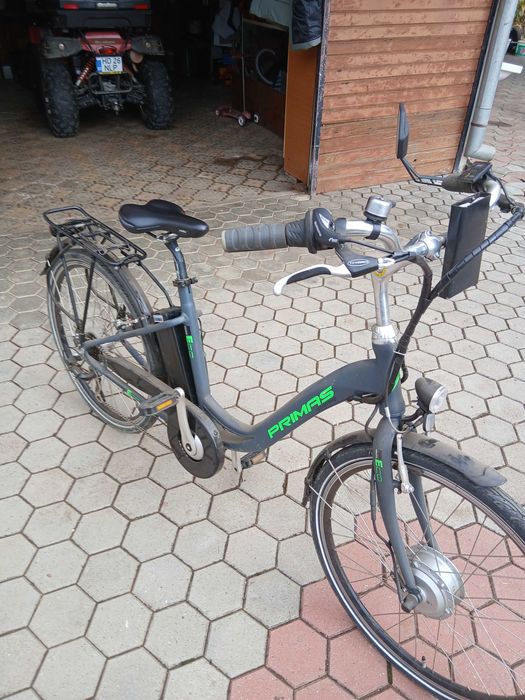 Vând bicicletă electrică utilizată