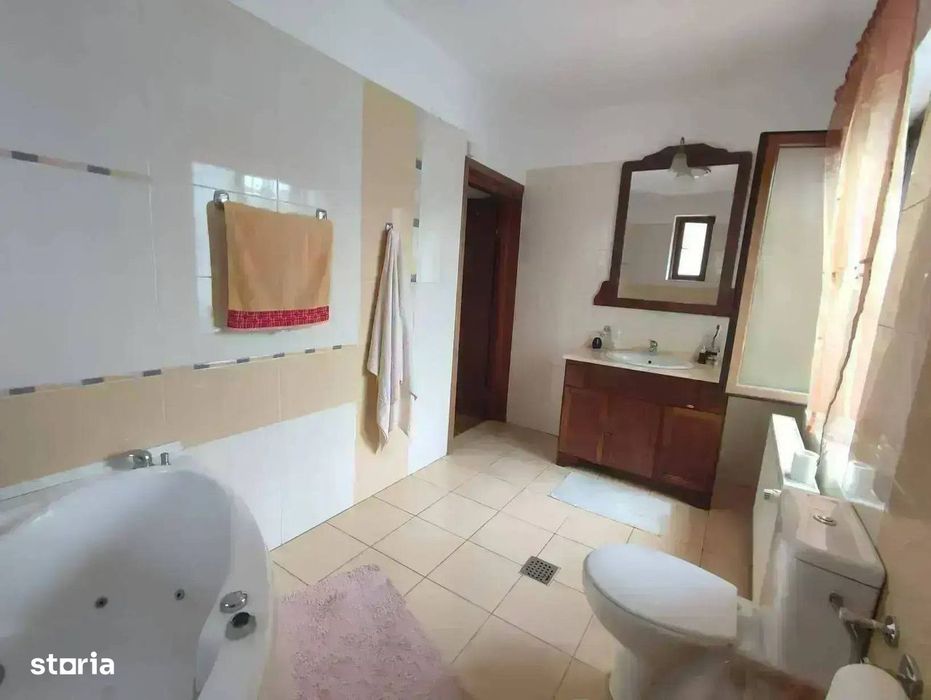 Vila 5 camere 230 mp utili curte 350 libera Sfantul Ioan Disponibila