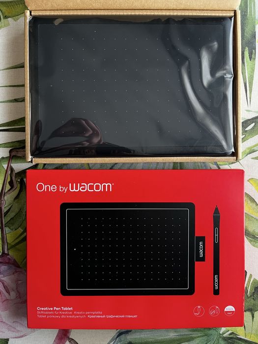 Tableta grafica WACOM One Small CTL-472-S, negru-rosu!