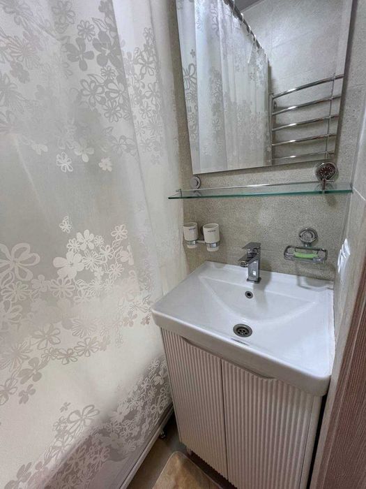 3 комн квартира в аренду. ЦУМ, Чимкентская