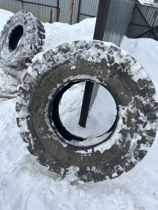 Шины на погрузчик 2 куб