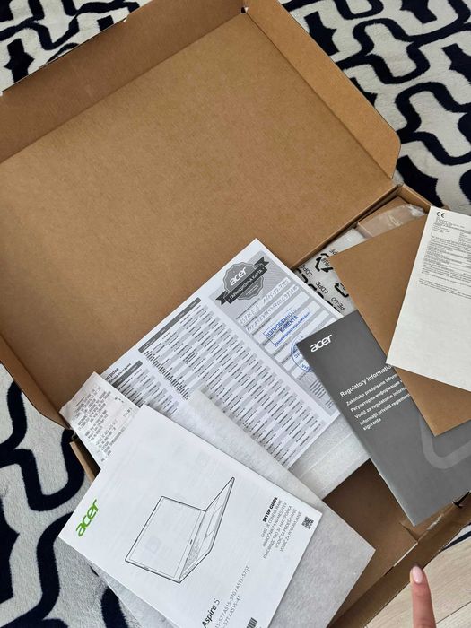 Лаптоп Acer Aspire 5, с кутия и в гаранция