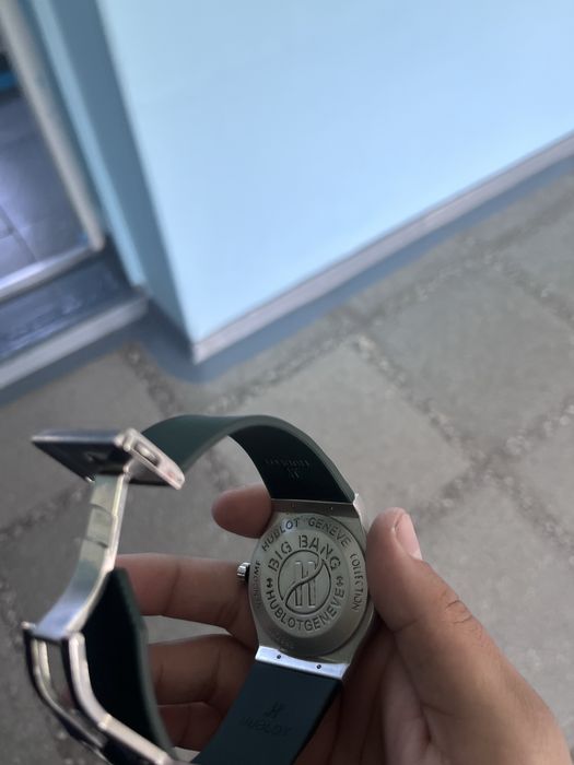 Продам часы в хорошом состояние