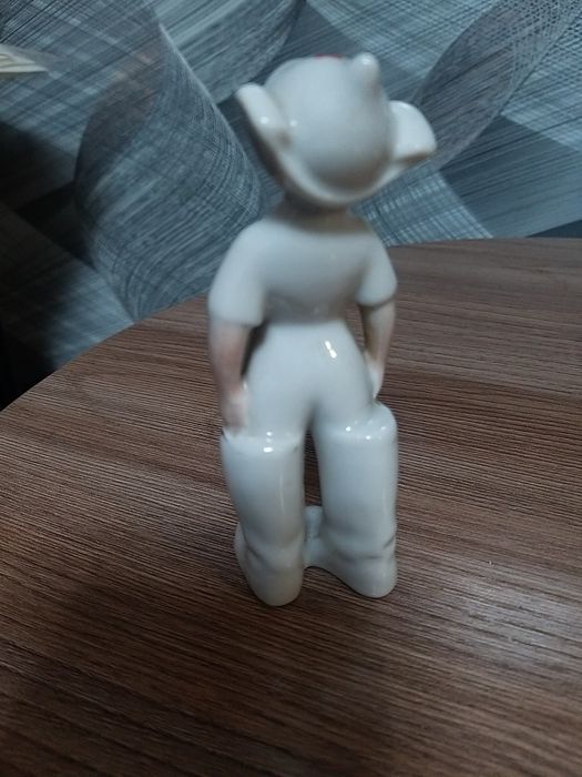 Продам статуэтки