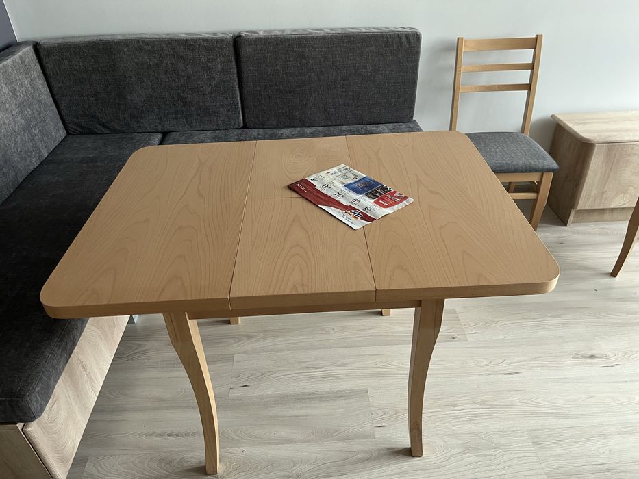 Чисто нови: Дървена маса и 2 стола