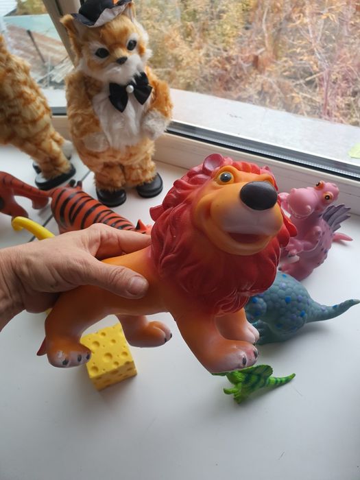 Резиновые игрушки животные динозавры