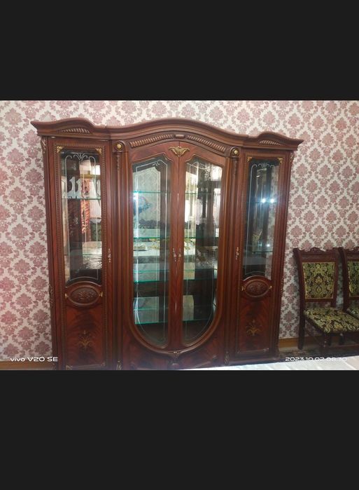 Хитой Стенка сотилади холати яхши сакланган