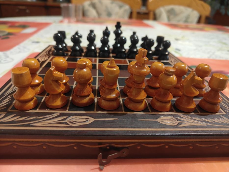 Șah 21 cm, din lemn