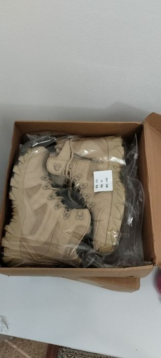 Берцы  новые продается пишите звоните