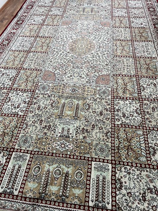 Ковер шелковый иран