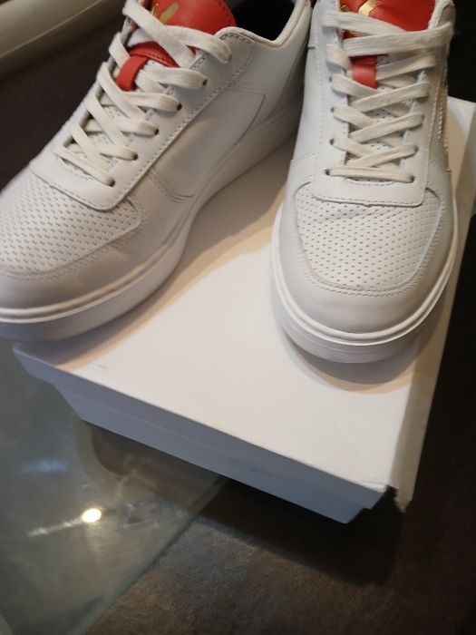 Страхотен модел на LYLE scott 42 носени 1 път