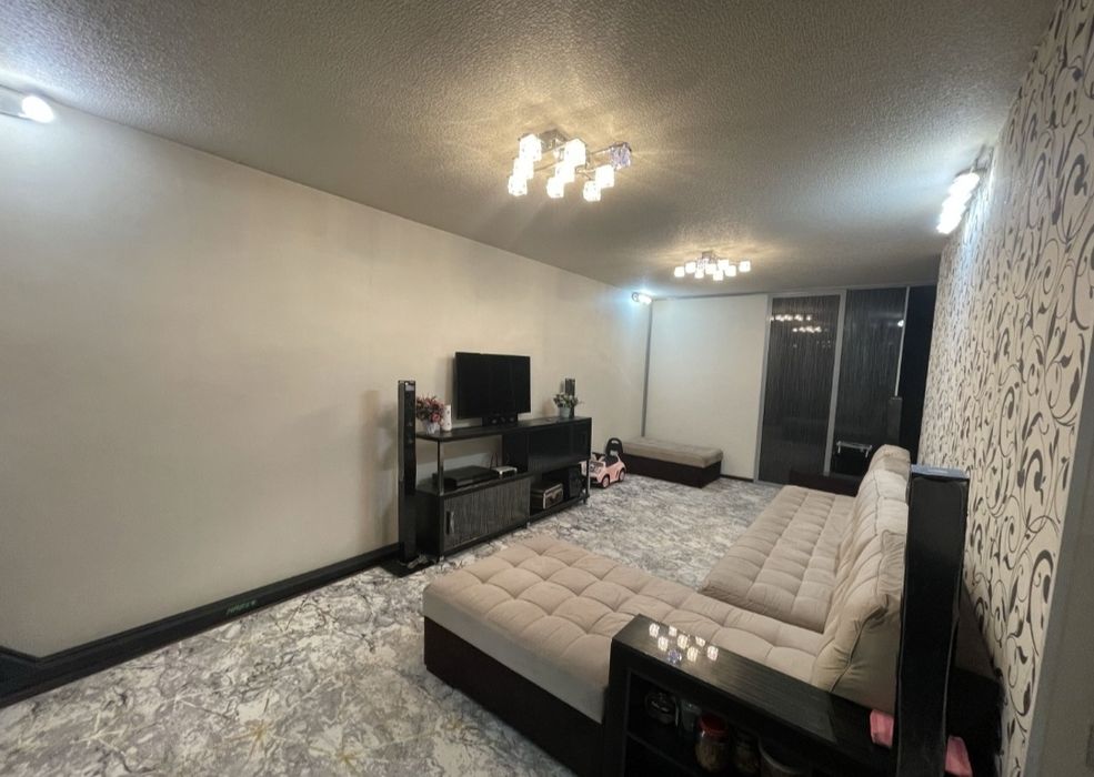 Продается 3/2/5 на м-ве Ялангач (Ориентир магазин Чимган)