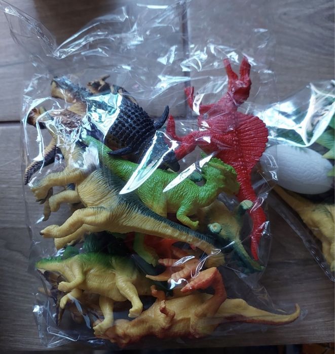 Игровой набор с динозаврами