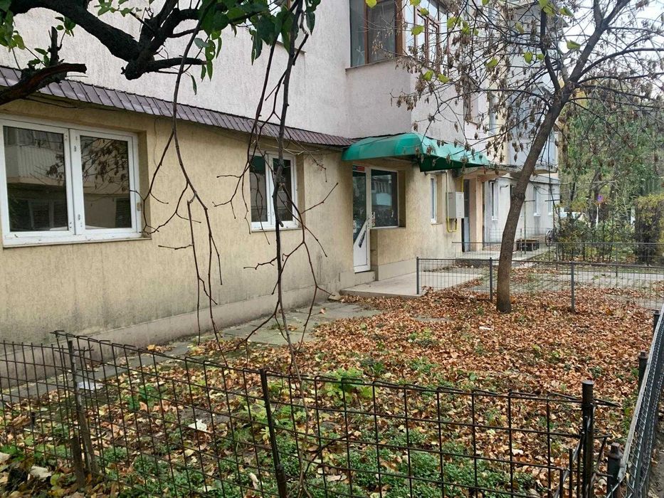 Apartanent/spatiu comercial 3 camere 60 mp Stadion