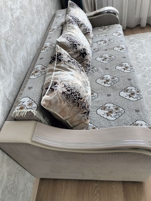 Продается диван в хорошем состояний