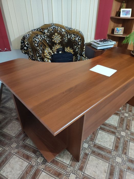 Продам письменный стол