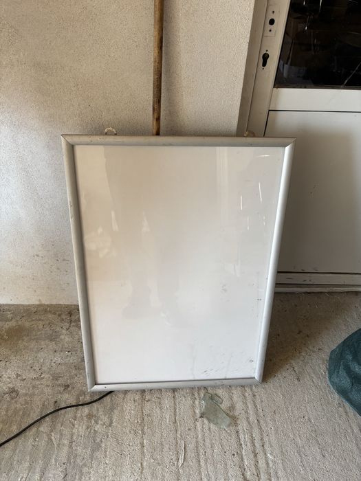 Vand firme luminoase