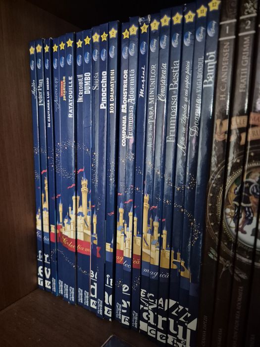 Vind carti colectia Disney Clasic pentru 7 ani
