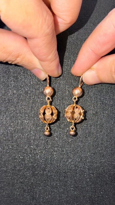 Золотые весячии серги 9 грамм