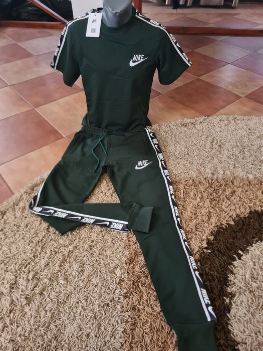 Compleu Nike bărbați!