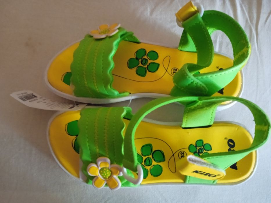 Босоножки для девочек