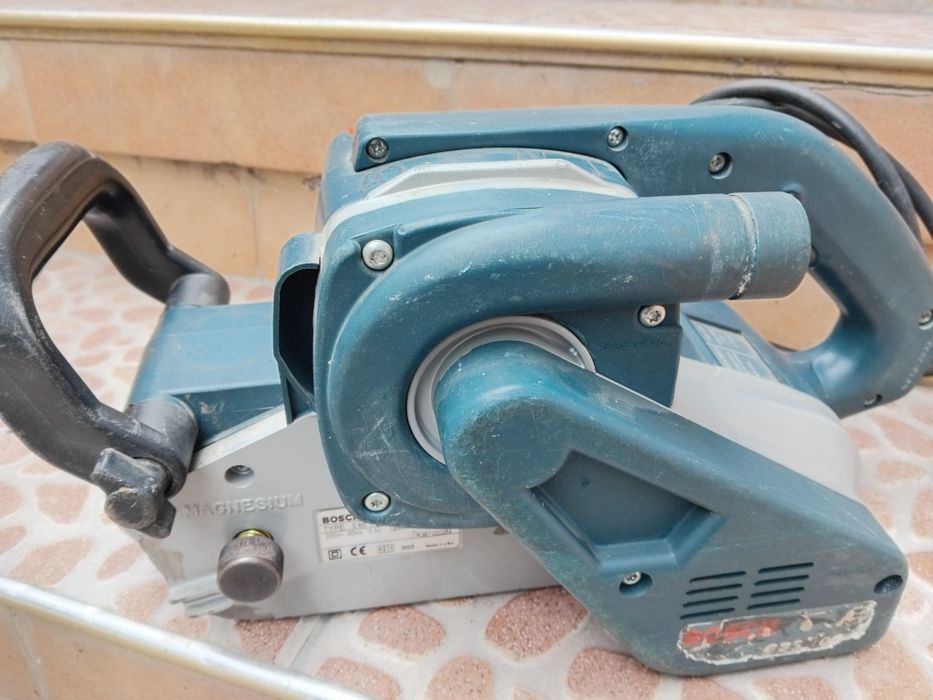 Bosch Professional Лентов Шлайф 1200Wata