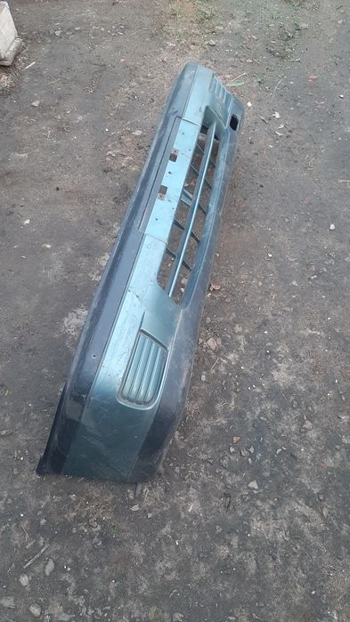 продам передний бампер ниссан санни