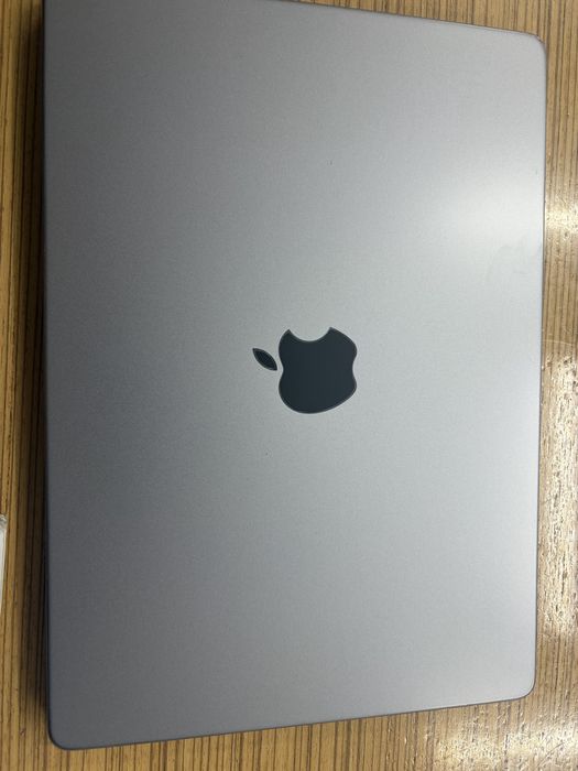 Mac book pro M2 PRO 1 TB 16 GB