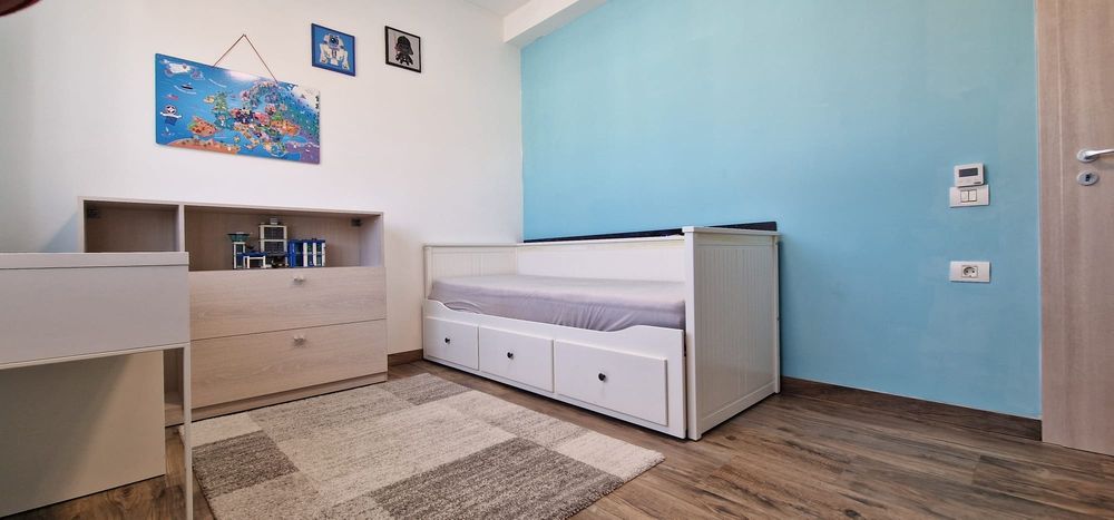 Inchriez apartament 3 camere