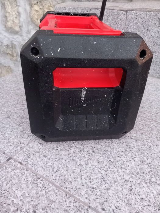Milwaukee M18 JSR Строително радио
