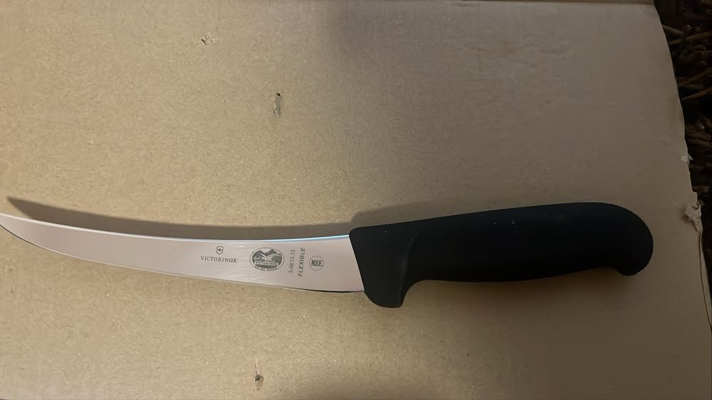 Cuțit măcelărie / dezosate Victorinox 5.6613.15