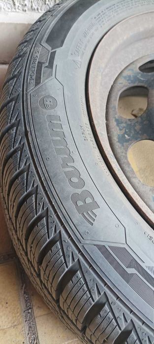 Продавам зимни гуми 16 цола с оригинални джанти за BMW E 46