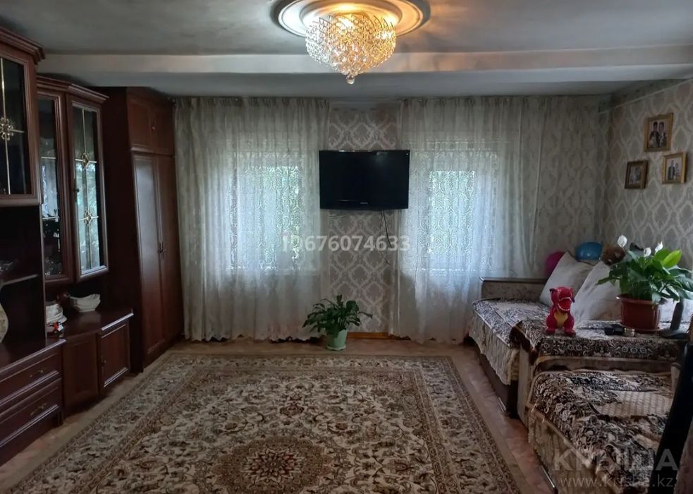 Продам два дома на одном участке