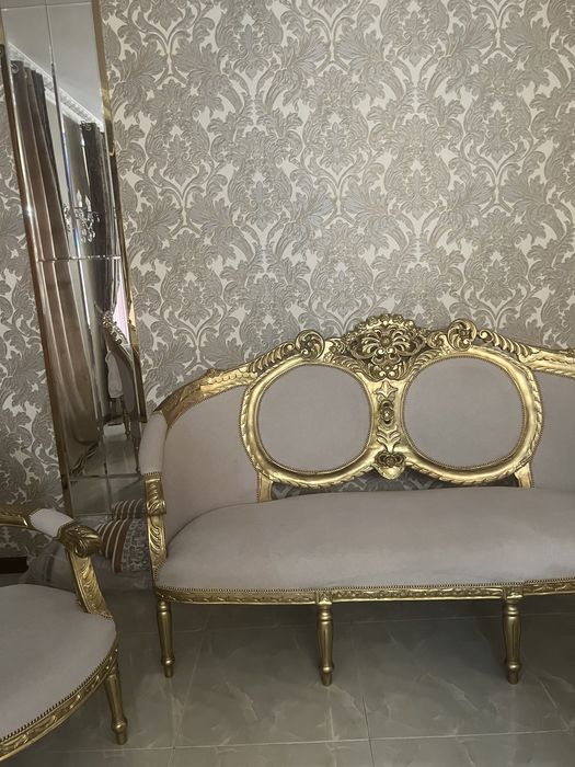 Диван  четыре кресла, стулья 12 шт