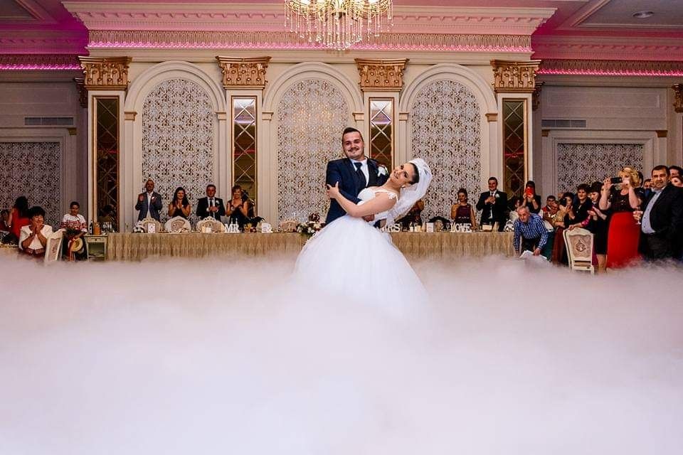 Gheață carbonică /baloane cu fum /artificii pentru diferite evenimente