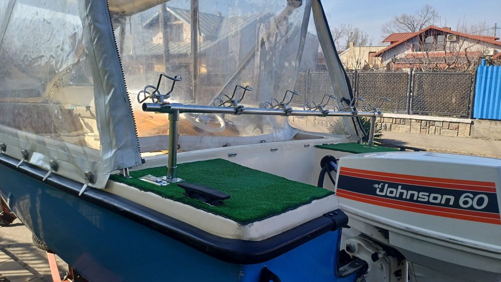 Suport pentru lansetă din inox – montaj pe barcă