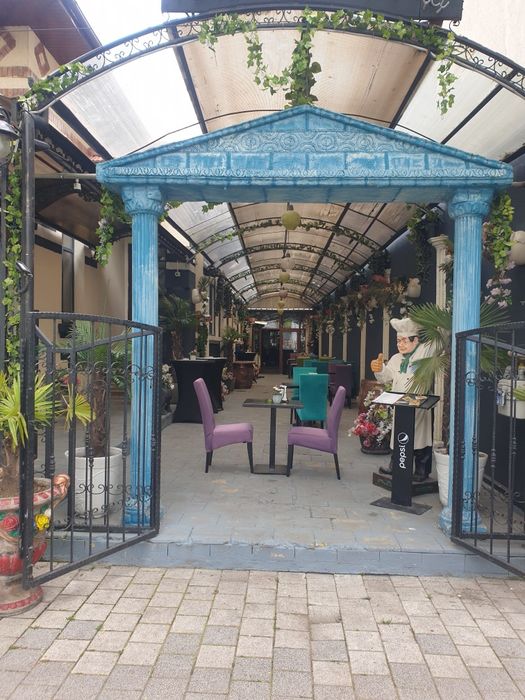 Inchiriez spatiu comercial/ restaurant in Constanta, centrul vechi, Bd. Tomis nr. 128, aprox 400 mp